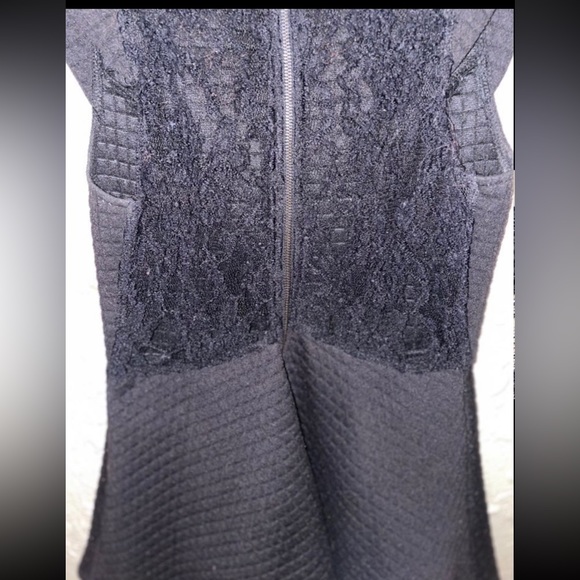 Junior’s Iris Los Angeles black plepum black tank (M) - Picture 3 of 4